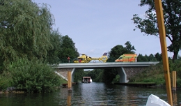 ADAC Hubschrauber auf der Schlabornbrücke Zechlinerhütte