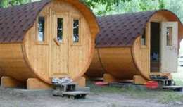 Campingplatz Gobenowsee Schlaffässer
